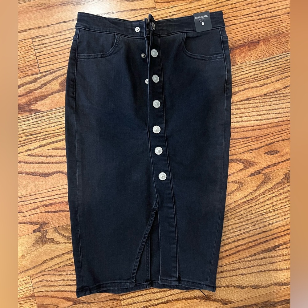 River Island Size 32 (UK6) XS) Black Denim Stretch Skirt